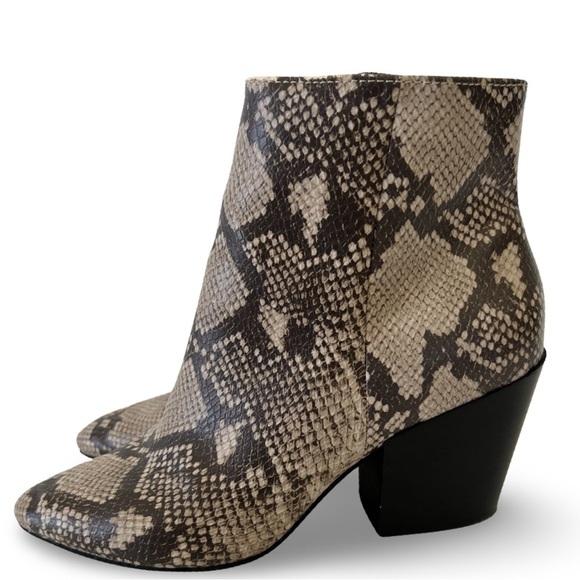 Dolce Vita Shoes - Dolce Vita Deedee Snake Print Kitten Heel Pointed Ankle Booties Size US 7.5